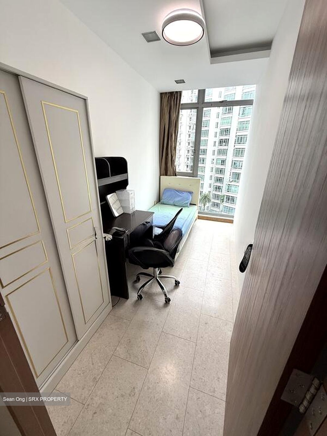 The Lakeshore (D22), Condominium #535392101